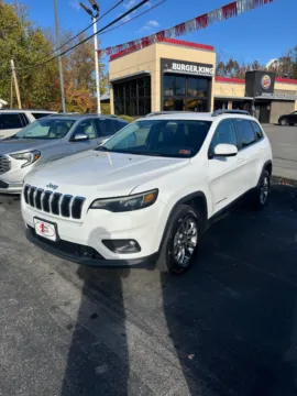 White 2019 Jeep Cherokee Latitude Plus 4X4 for sale in Buckhannon, WV