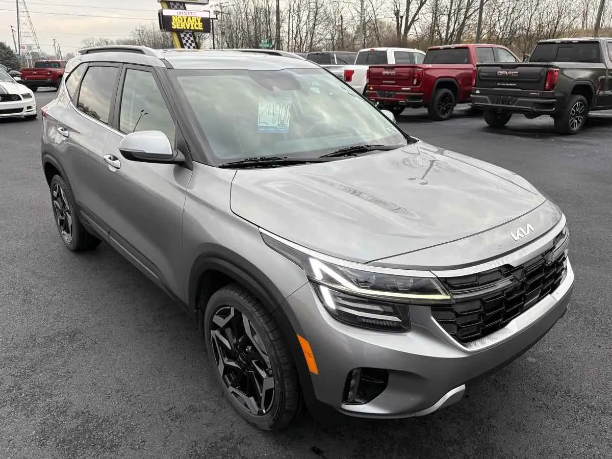 2024 Kia Seltos SX's photo