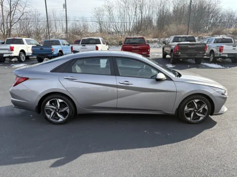 More photos of 2023 Hyundai Elantra SEL at Lebanon Auto Sales, PA