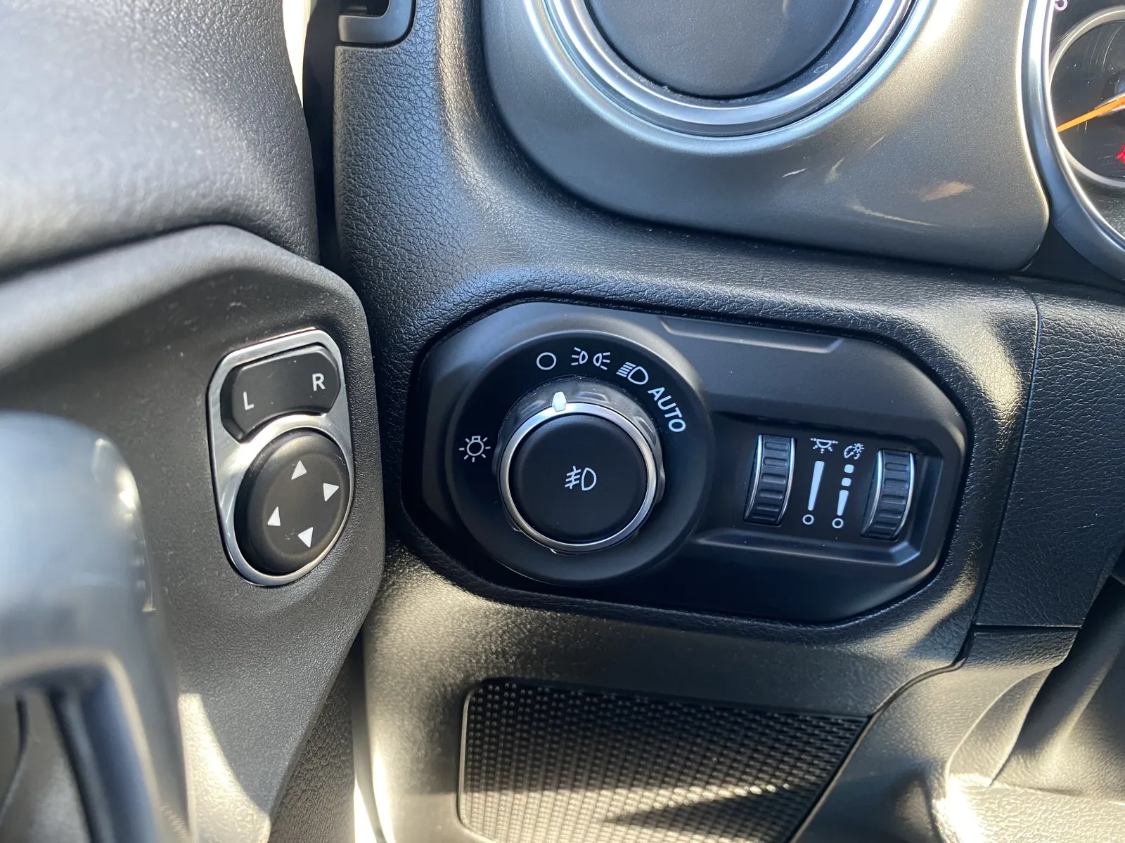 2021 Jeep Wrangler Unlimited Sahara - Photo 32
