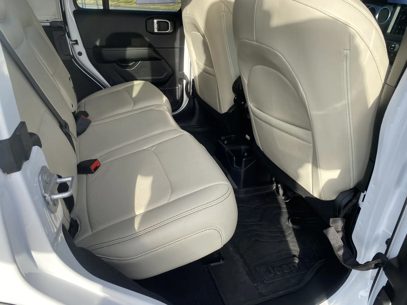 2021 Jeep Wrangler Unlimited Sahara - Photo 23