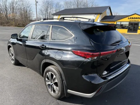 More photos of 2023 Toyota Highlander XLE at Lebanon Auto Sales, PA