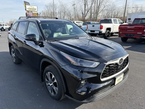 Black 2023 Toyota Highlander XLE for sale in Lebanon, PA
