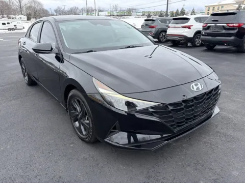 Black 2022 Hyundai Elantra SEL for sale in Lebanon, PA