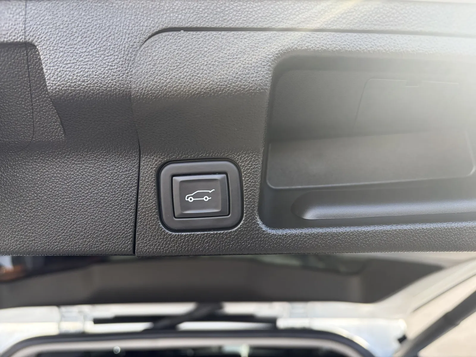 2023 GMC Acadia SLT - Photo 23