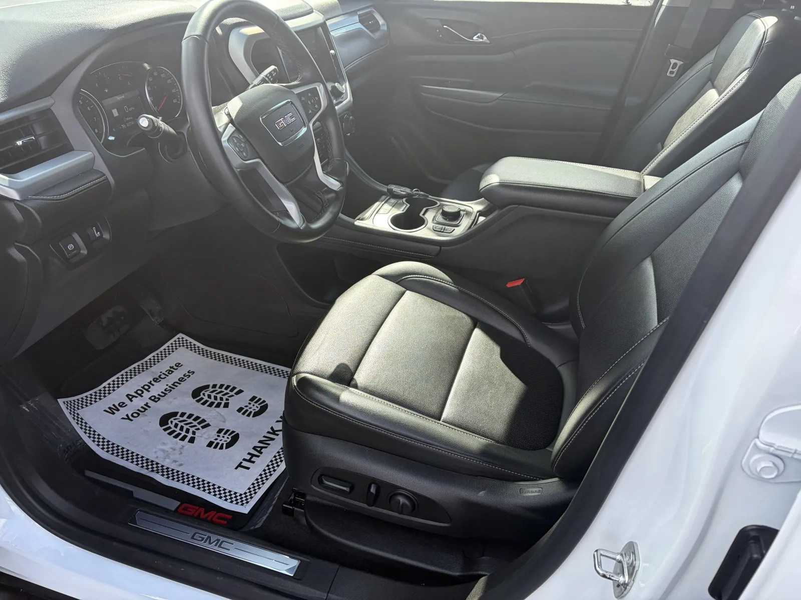 2023 GMC Acadia SLT - Photo 14