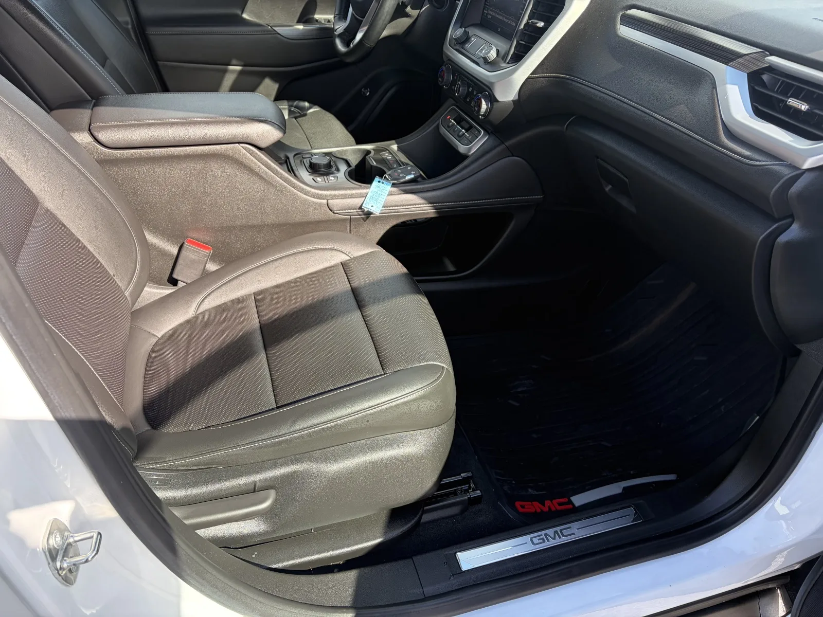 2023 GMC Acadia SLT - Photo 26