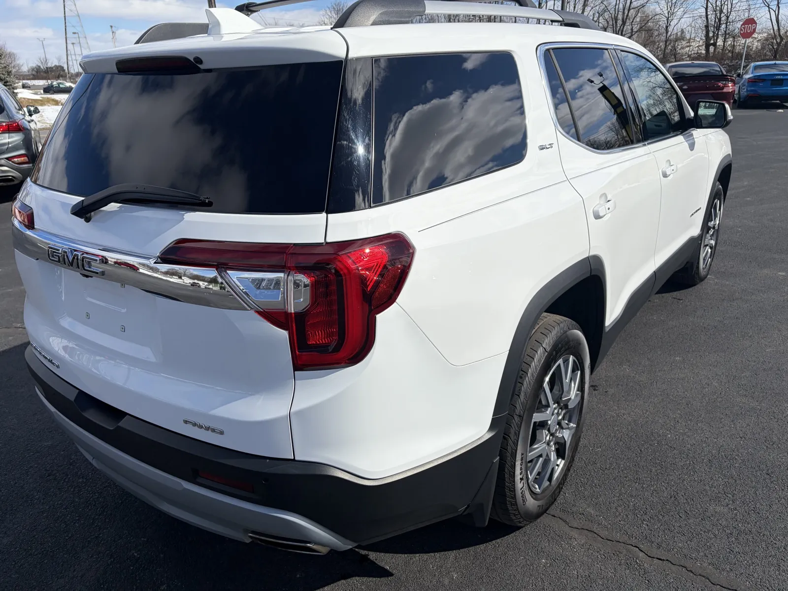 2023 GMC Acadia SLT - Photo 7