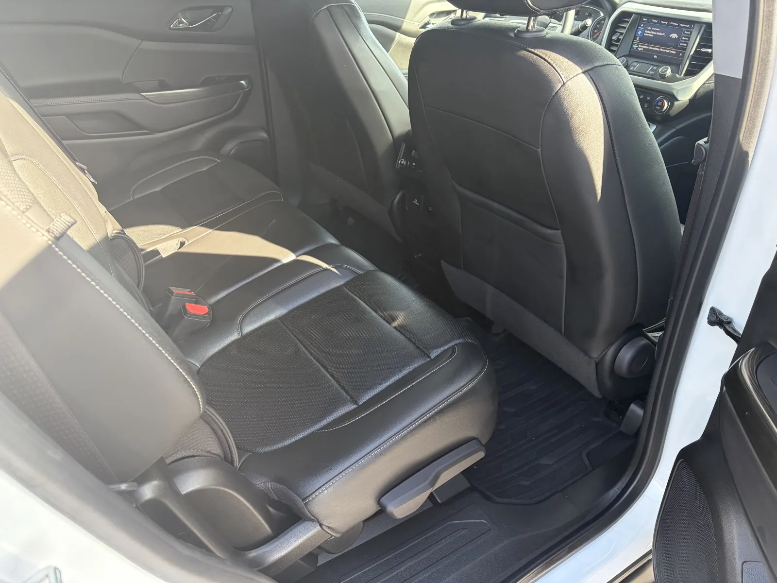 2023 GMC Acadia SLT - Photo 24