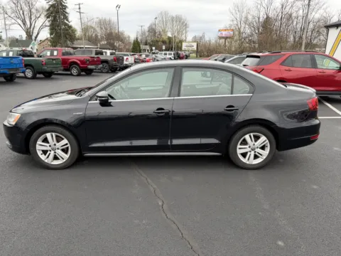 More photos of 2013 Volkswagen Jetta Hybrid SEL at Lebanon Auto Sales, PA
