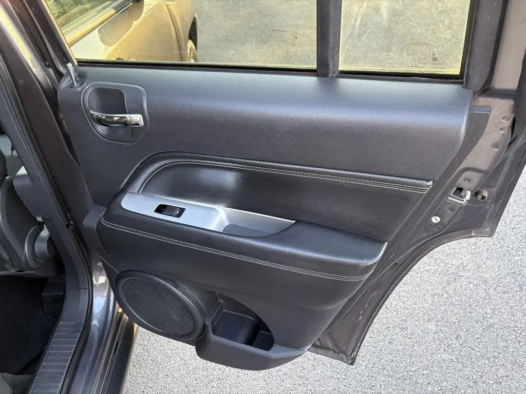 2014 Jeep Compass Latitude - Photo 25