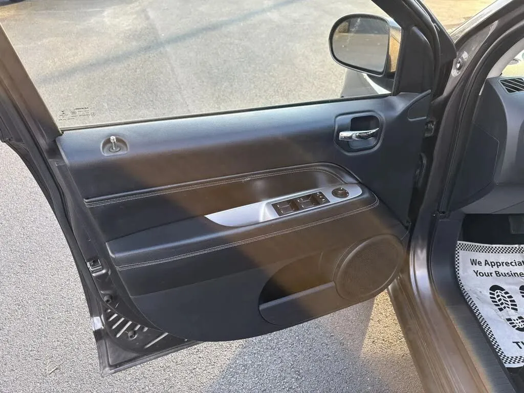 2014 Jeep Compass Latitude - Photo 19