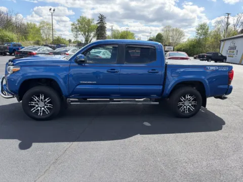 More photos of 2018 Toyota Tacoma TRD Sport at Lebanon Auto Sales, PA