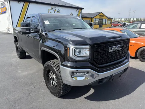 Black 2017 GMC Sierra 1500 SLE for sale in Lebanon, PA