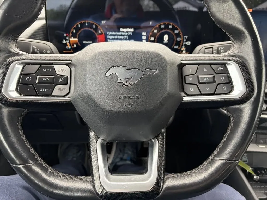 Ford Mustang photo 21