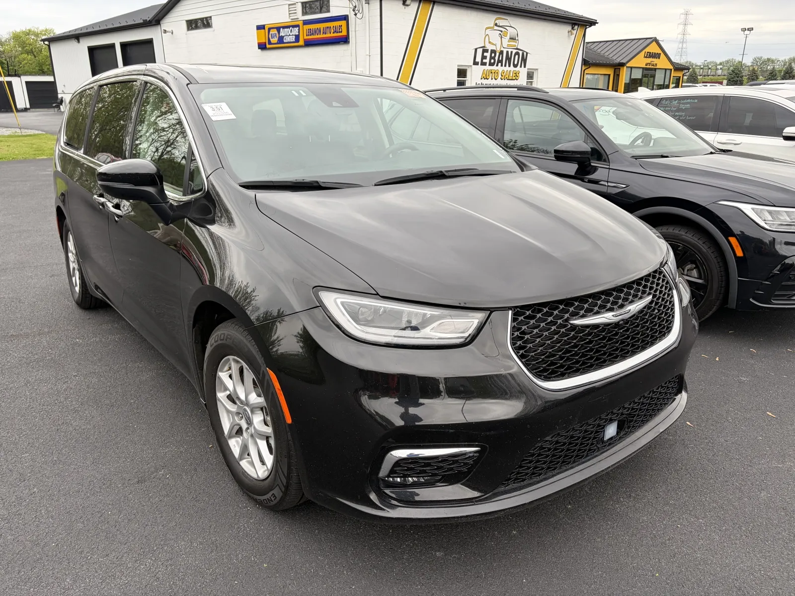 2023 Chrysler Pacifica Touring L's photo