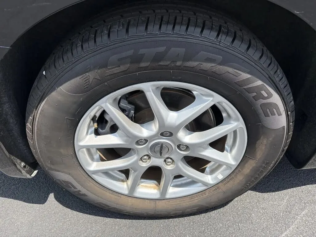 Chrysler Pacifica photo 35