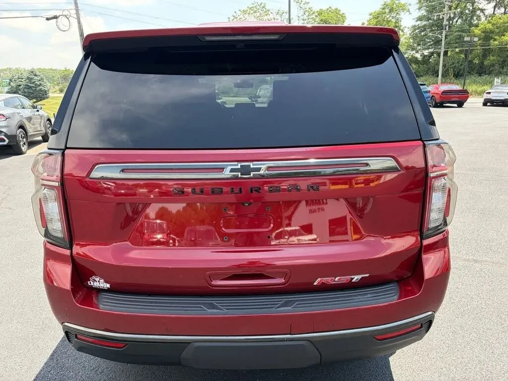Chevrolet Suburban photo 6
