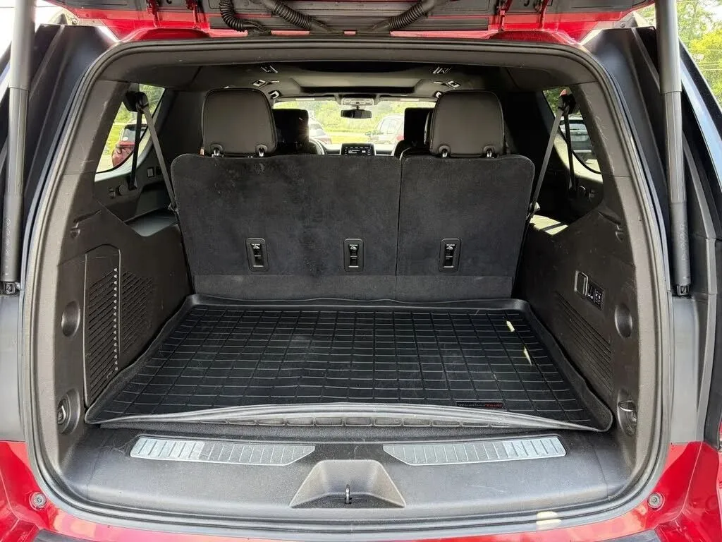 Chevrolet Suburban photo 22