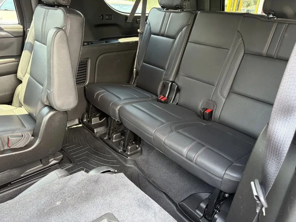 Chevrolet Suburban photo 20