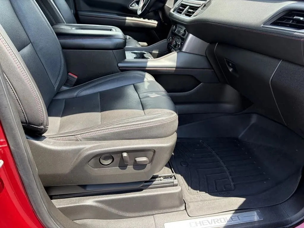 Chevrolet Suburban photo 27