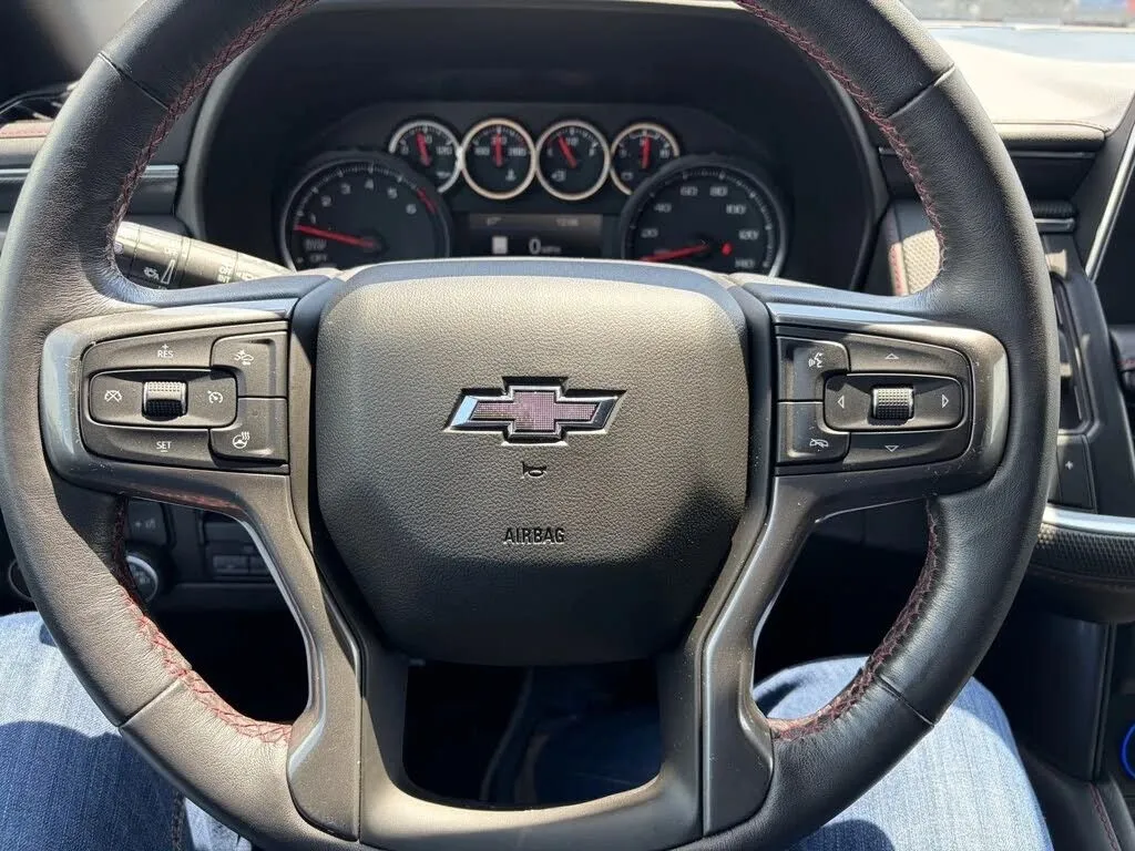 Chevrolet Suburban photo 31