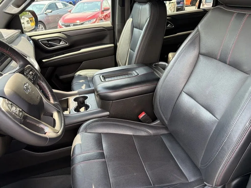 Chevrolet Suburban photo 16