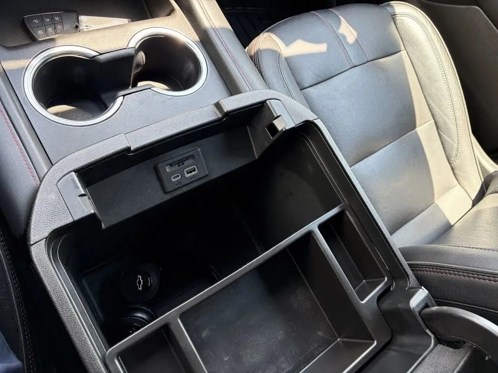 Chevrolet Suburban photo 46