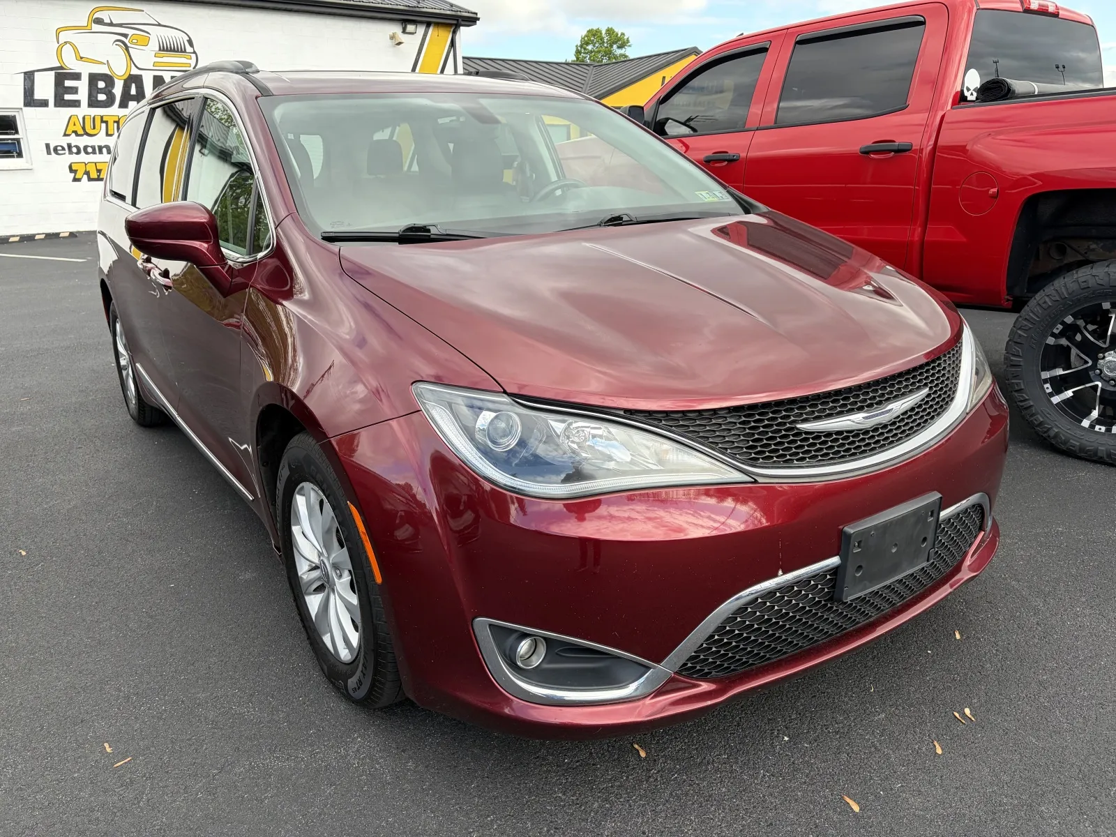 2017 Chrysler Pacifica Touring-L's photo