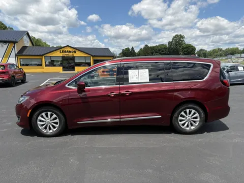 More photos of 2017 Chrysler Pacifica Touring-L at Lebanon Auto Sales, PA