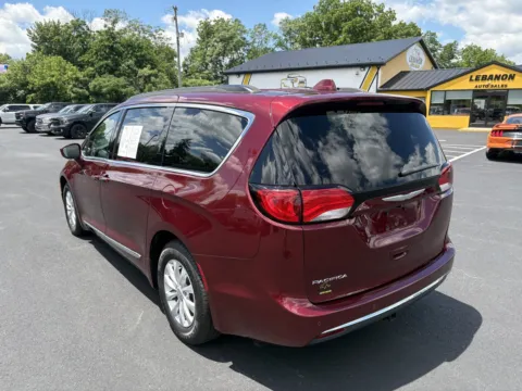 More photos of 2017 Chrysler Pacifica Touring-L at Lebanon Auto Sales, PA
