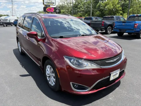 Unknown 2017 Chrysler Pacifica Touring-L for sale in Lebanon, PA
