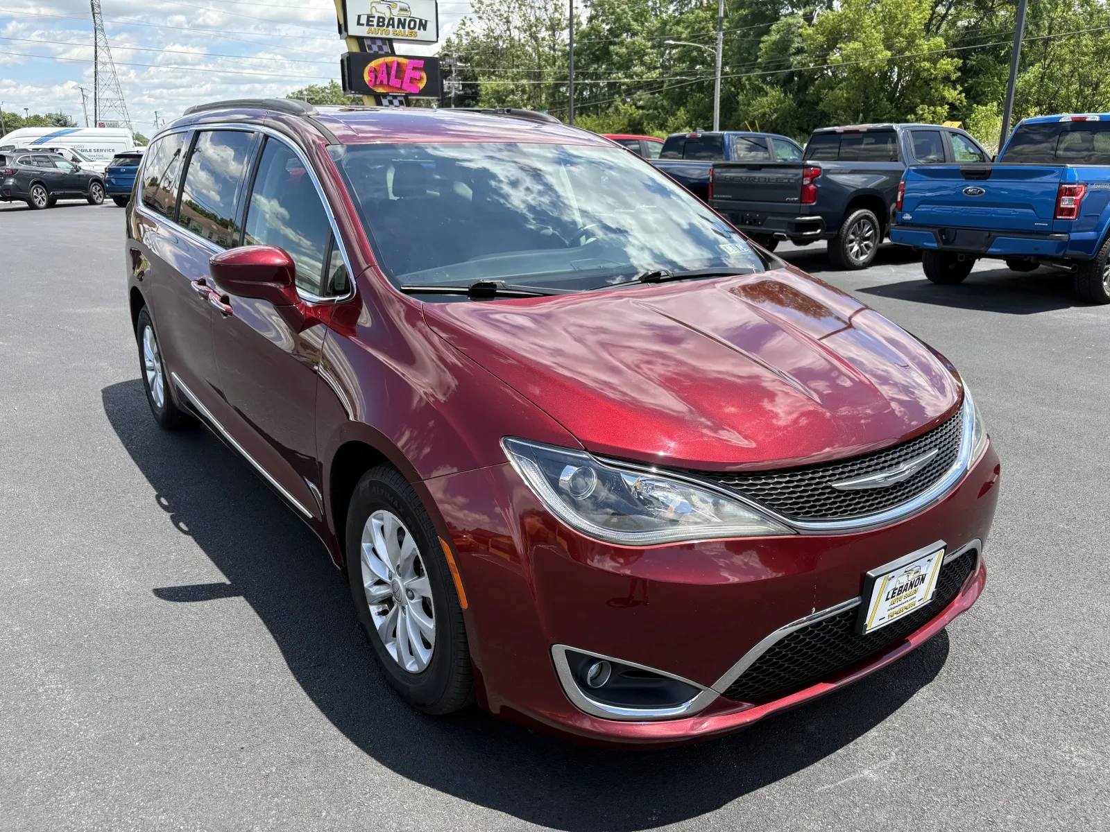 2017 Chrysler Pacifica Touring-L's photo