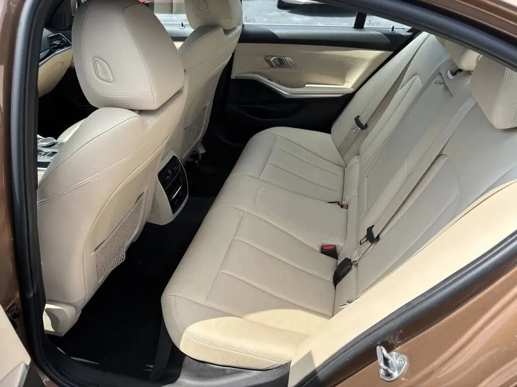 BMW 3 Series photo 28