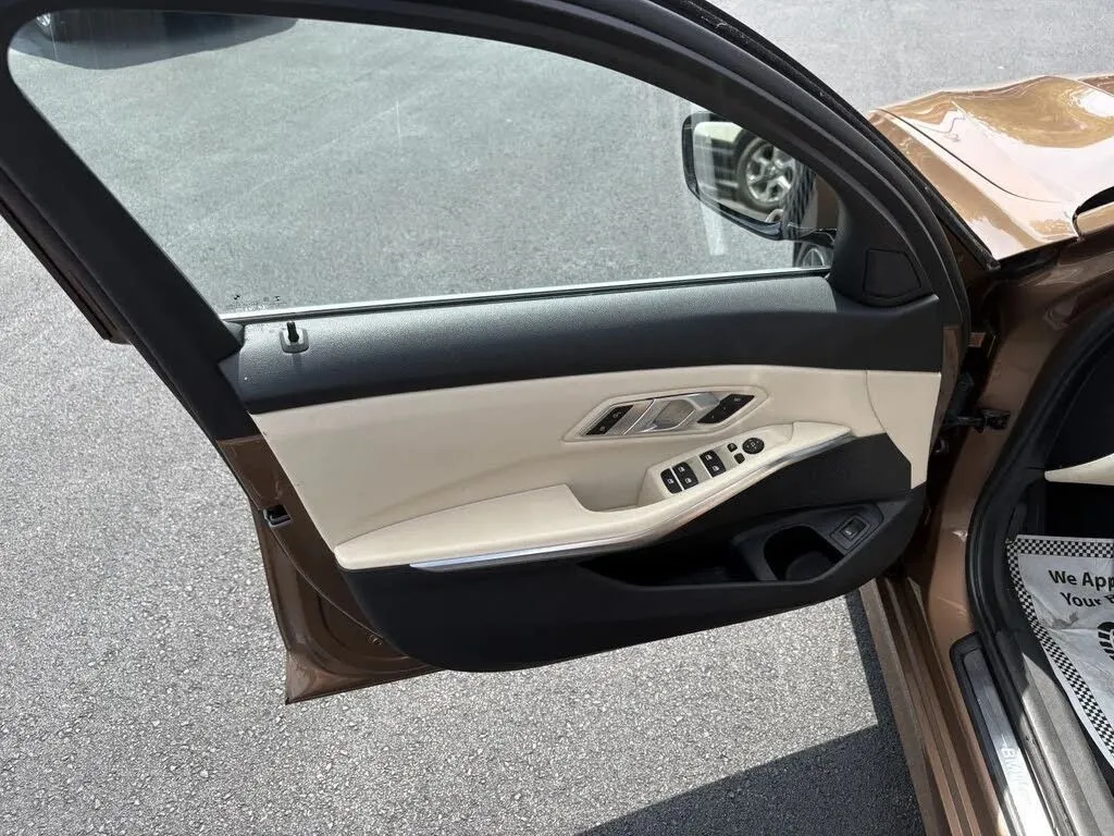 BMW 3 Series photo 25