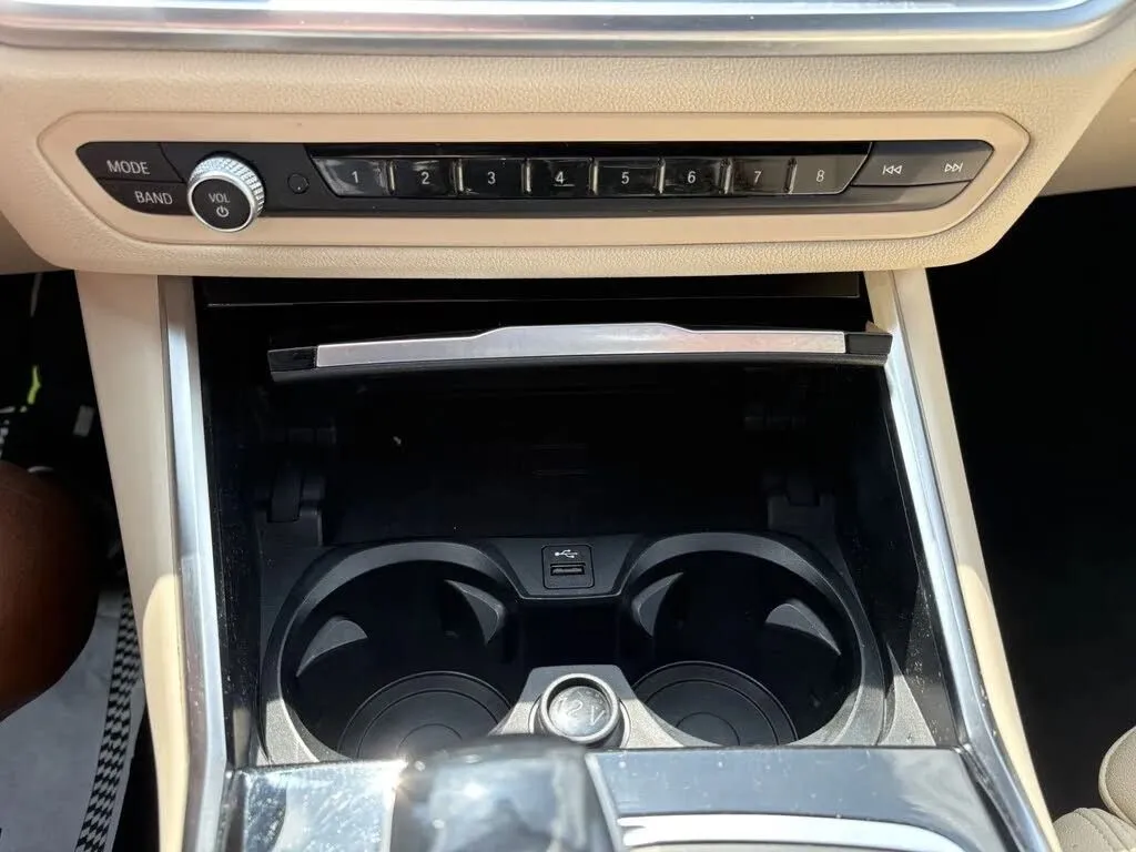 BMW 3 Series photo 18