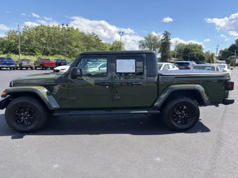 More photos of 2021 Jeep Gladiator Sport S at Lebanon Auto Sales, PA