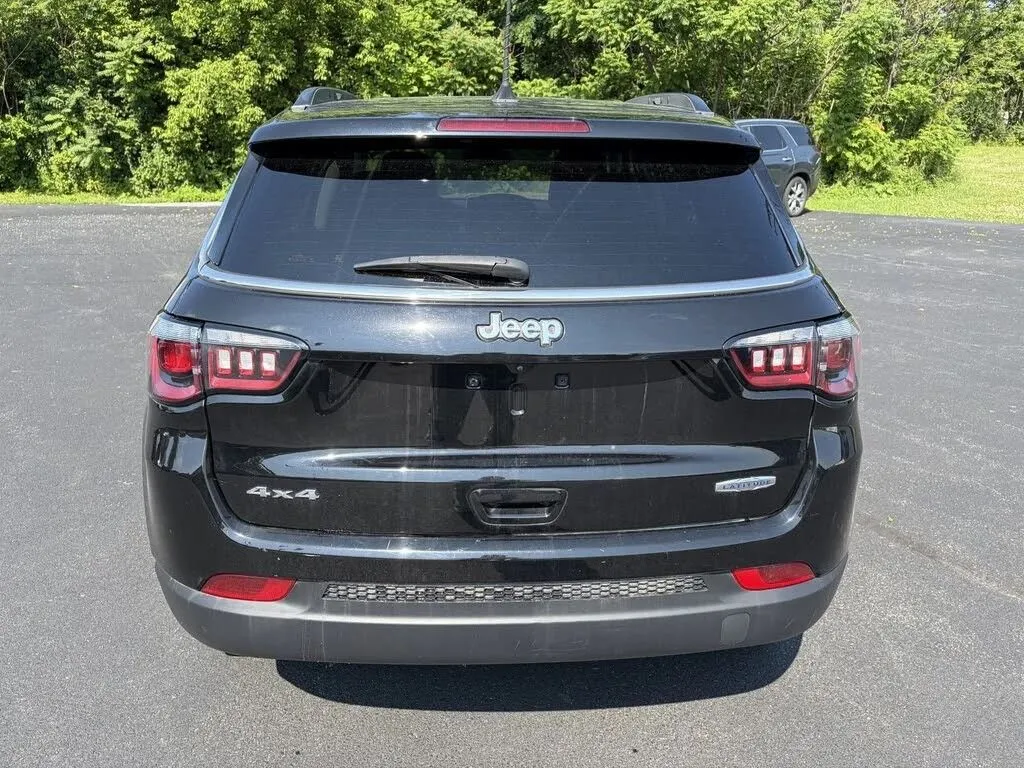 Jeep Compass photo 6