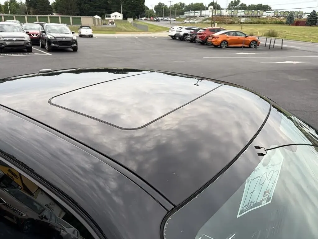 Dodge Challenger photo 9