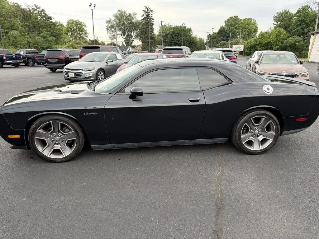 Dodge Challenger photo 4