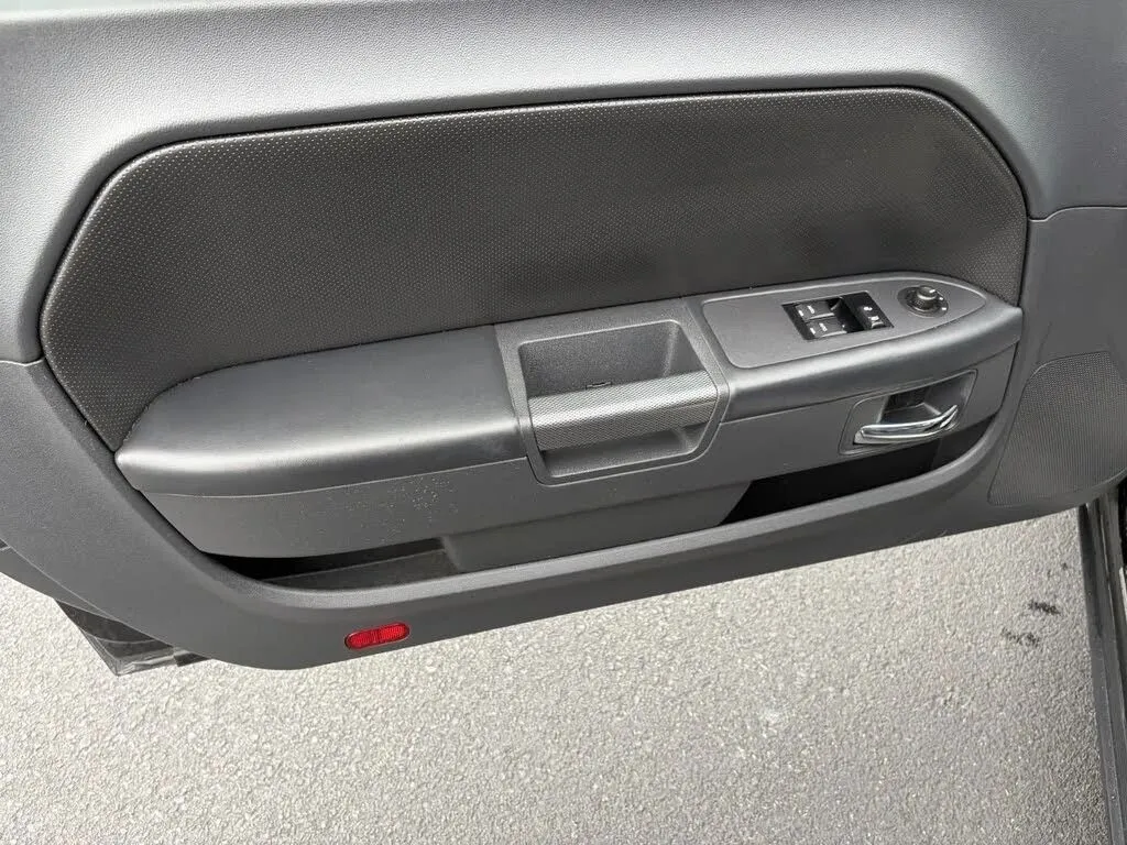 Dodge Challenger photo 19