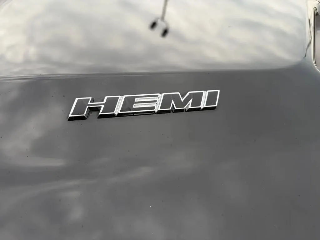 Dodge Challenger photo 10