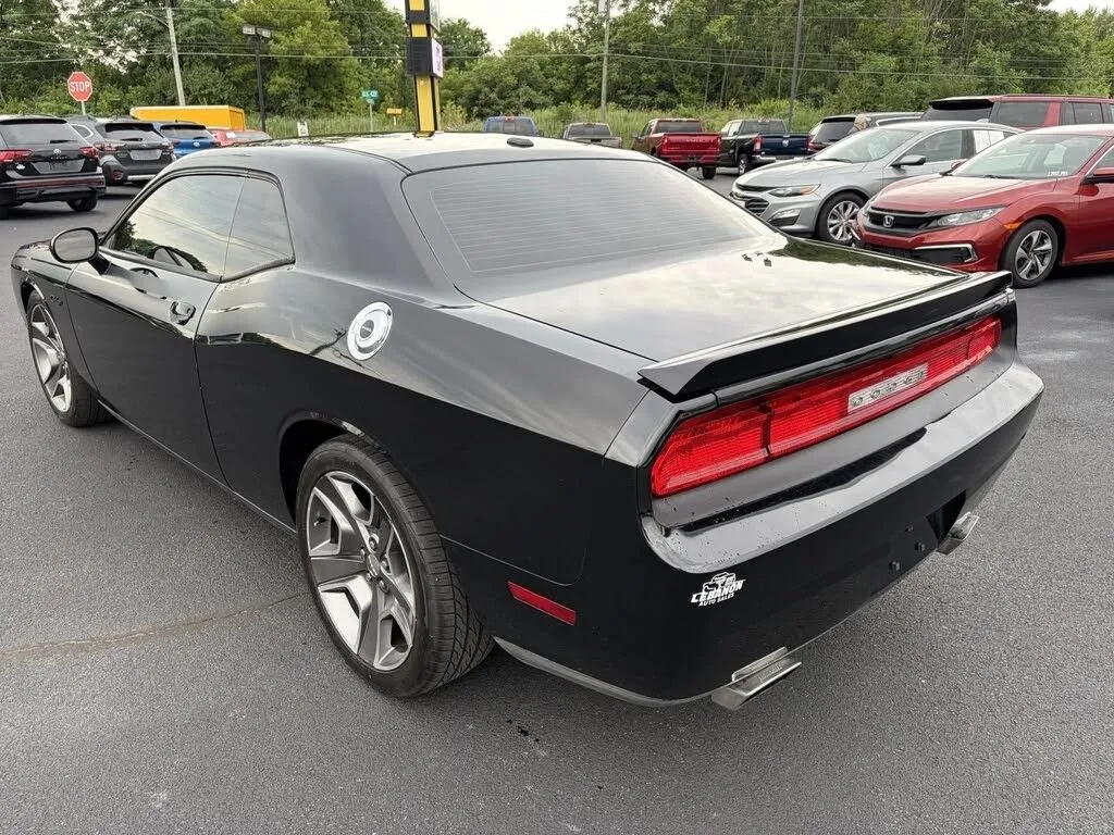 Dodge Challenger photo 5