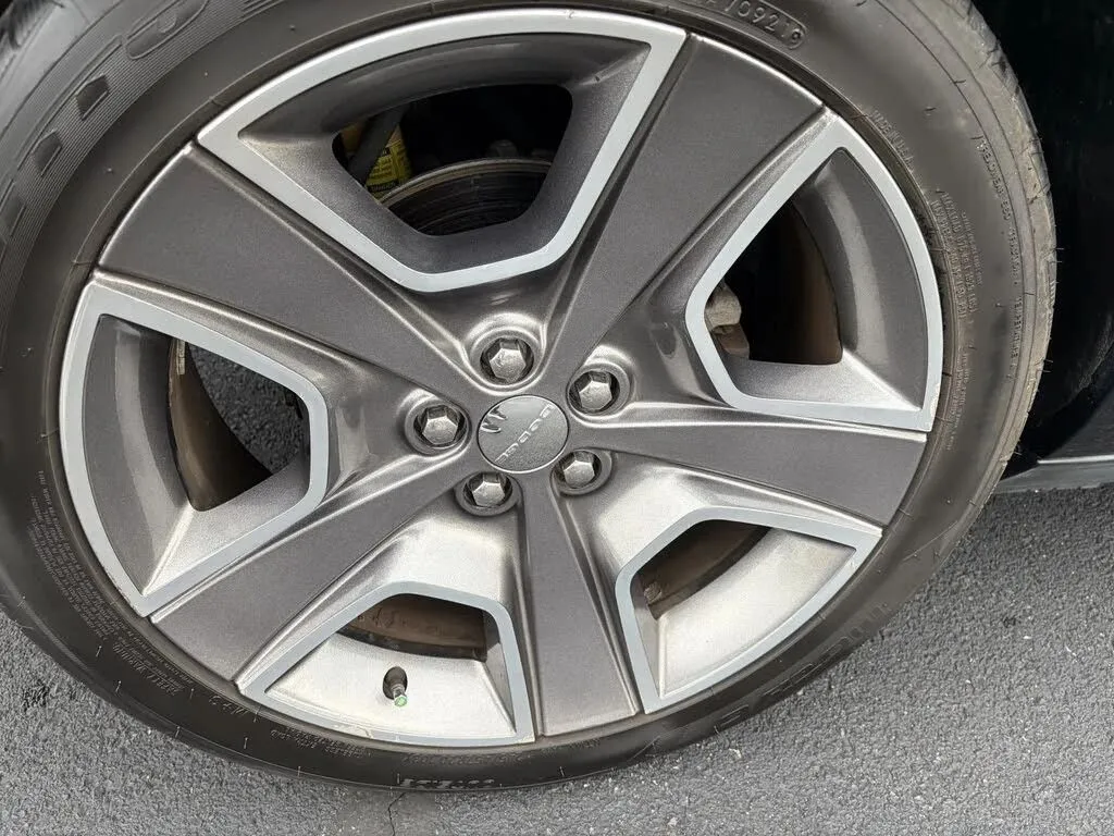 Dodge Challenger photo 12