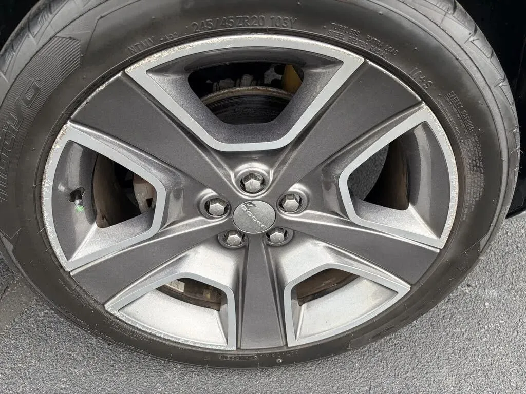 Dodge Challenger photo 15