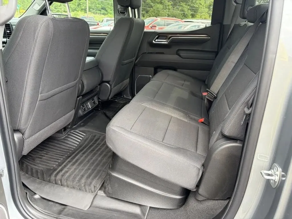 Chevrolet Silverado photo 23