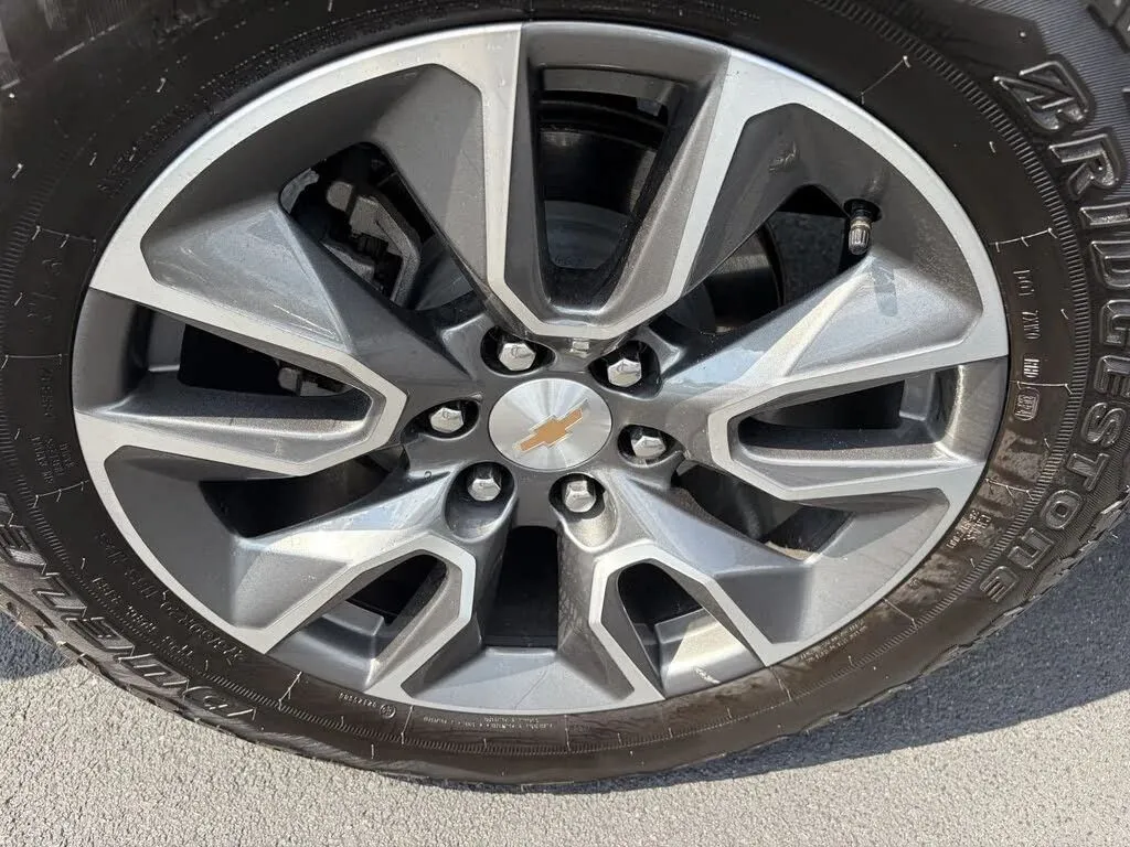 Chevrolet Silverado photo 15