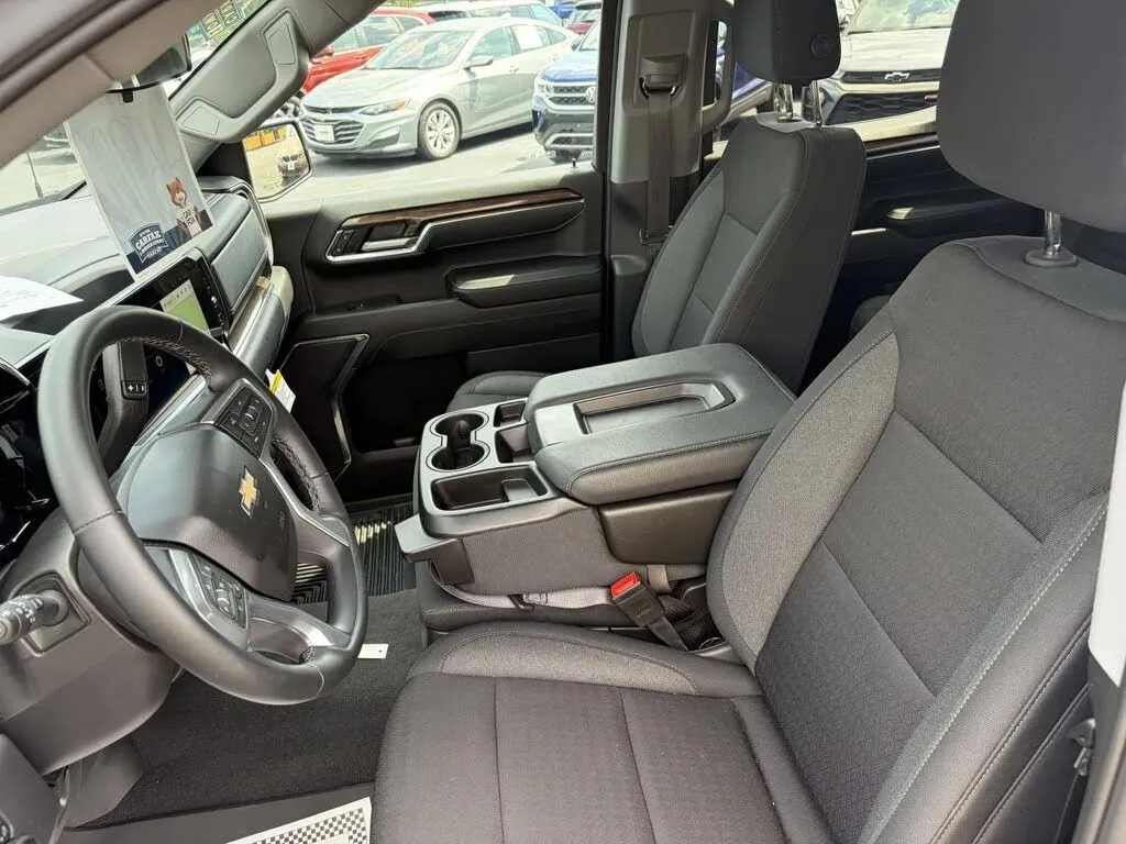 Chevrolet Silverado photo 21