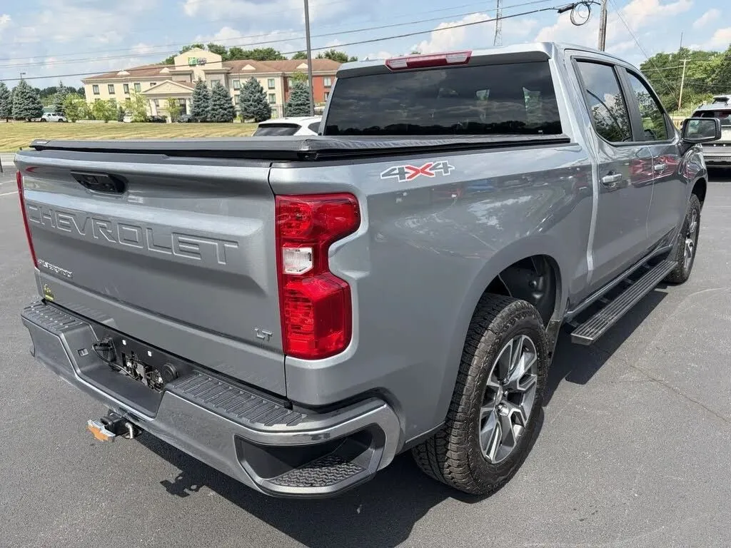 Chevrolet Silverado photo 7