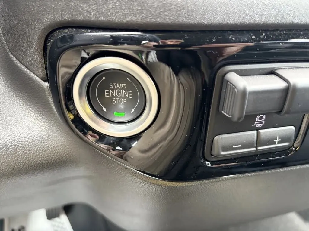 Chevrolet Silverado photo 35